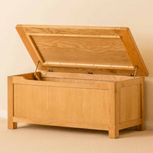 Load image into Gallery viewer, Roseland Oak Blanket Box