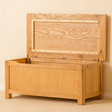 Load image into Gallery viewer, Roseland Oak Blanket Box