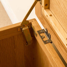 Load image into Gallery viewer, Roseland Oak Blanket Box