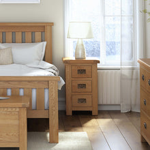 Load image into Gallery viewer, Zelah Oak 4'6" Slatted Bed