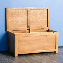 Load image into Gallery viewer, Surrey Oak Blanket Box