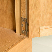 Load image into Gallery viewer, Hampshire Oak Lamp Table