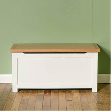 Load image into Gallery viewer, Farrow White Blanket Box