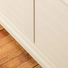 Load image into Gallery viewer, Lily Super-King 6' Sleigh Bed