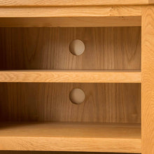 Load image into Gallery viewer, Roseland Oak 100cm TV Stand
