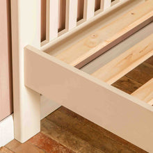 Load image into Gallery viewer, Padstow Cream 5&#39; Bed
