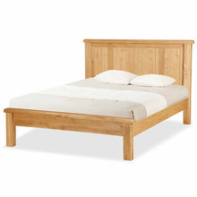 Load image into Gallery viewer, Zelah Oak 4&#39;6 Panelled Bed
