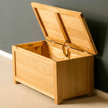 Load image into Gallery viewer, London Oak Blanket Box
