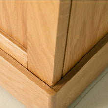 Load image into Gallery viewer, Hampshire Oak Blanket Box
